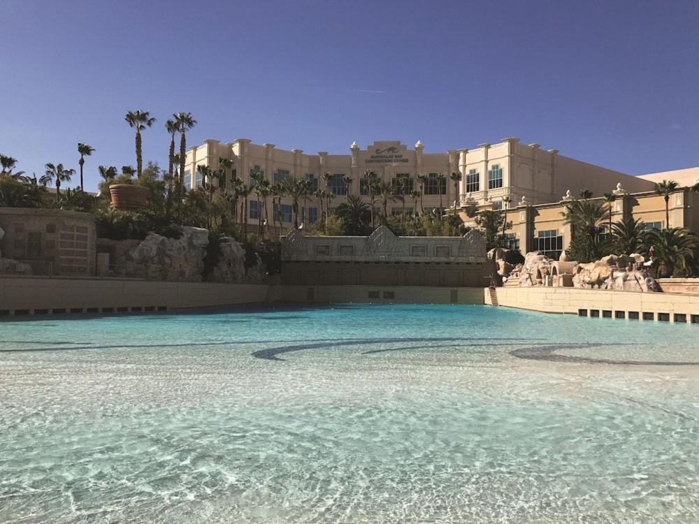 Mandalay Bay Resort And Casino By Suiteness Las Vegas Luaran gambar
